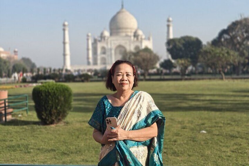 From Delhi: Private 2-Day Taj Mahal, Agra Fort & Fatehpur Sikri