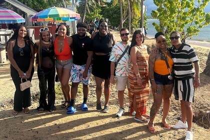 Piñones Bar Crawl and Beach Hop Food Tour with Drinks