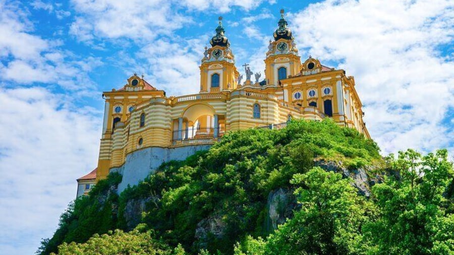 Private Tour form Vienna to Melk and Durstein