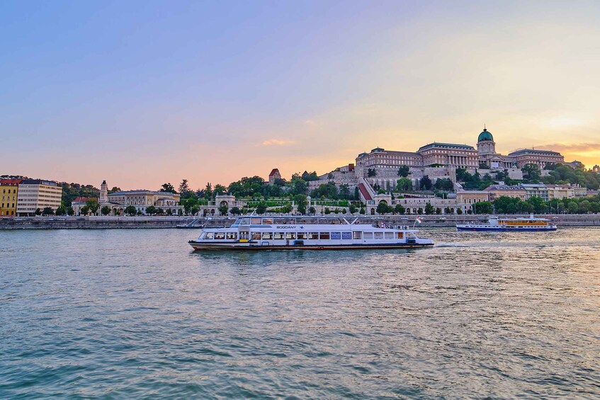 Picture 4 for Activity Budapest: Sunset Cruise