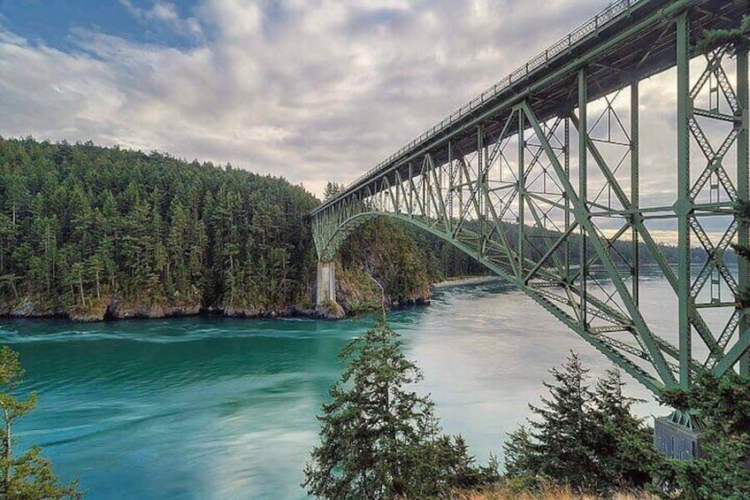 Explore Deception Pass, Skagit Valley and La Conner from Seattle in small group