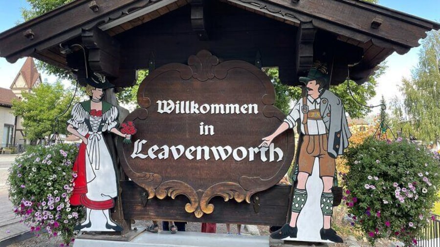 Welcome to 1890s, Be one of the 2 million tourists each/year welcoming to Leavenworth