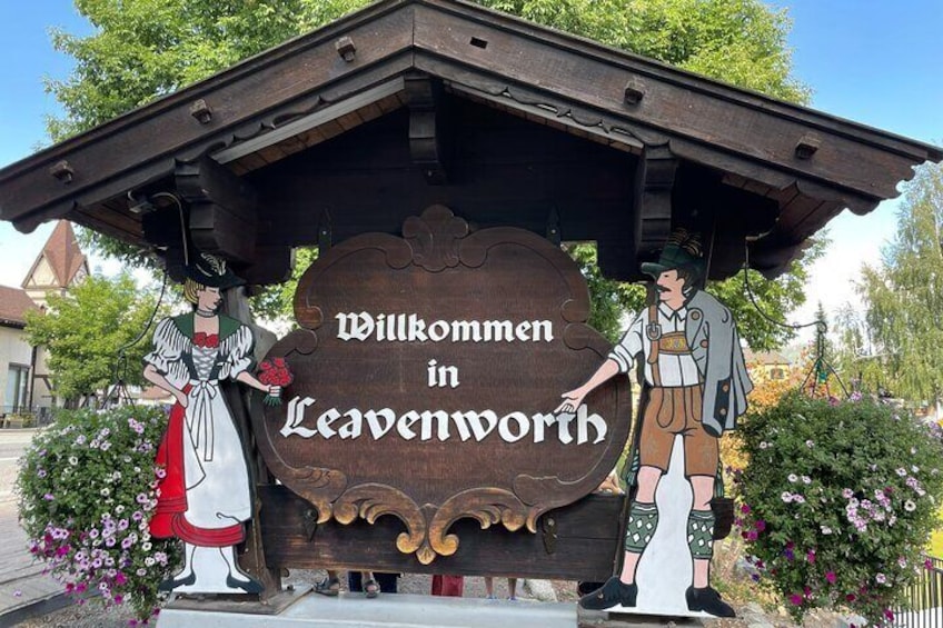 Welcome to 1890s, Be one of the 2 million tourists each/year welcoming to Leavenworth 