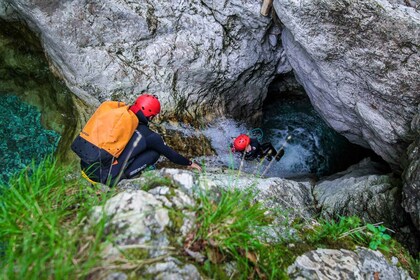 Von Bovec aus: Grundlegende Canyoning-Erfahrung Sušec mit Fotos