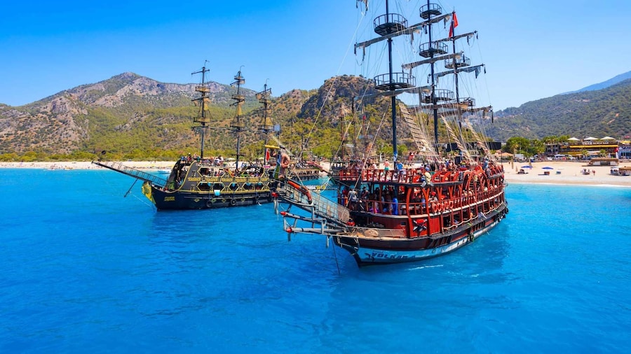 Bodrum: Pirate Boat Cruise Incl. Lunch and Drinks