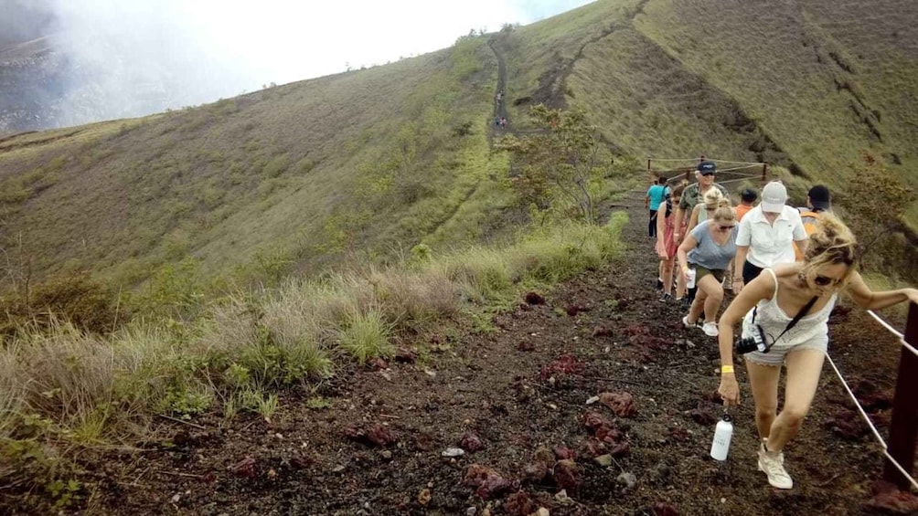 Picture 3 for Activity Full-Day Tour: Masaya Volcano, Art Market and White Villages