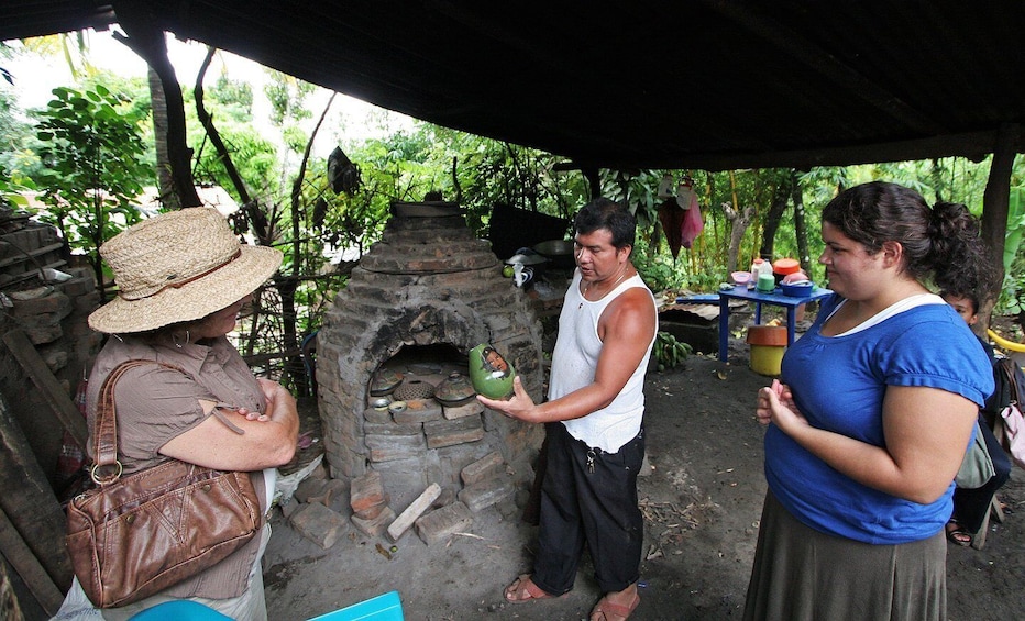 Picture 2 for Activity Full-Day Tour: Masaya Volcano, Art Market and White Villages