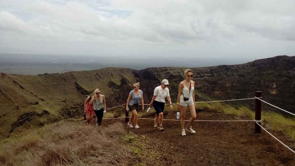 Picture 4 for Activity Full-Day Tour: Masaya Volcano, Art Market and White Villages