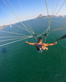 Rio de Janeiro: 2-Hour Boat Trip with Parasailing