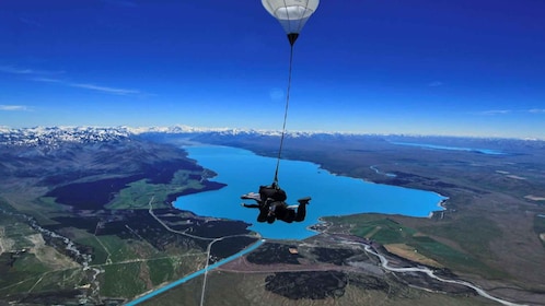 From Queenstown: Mount Cook Skydive & Tour