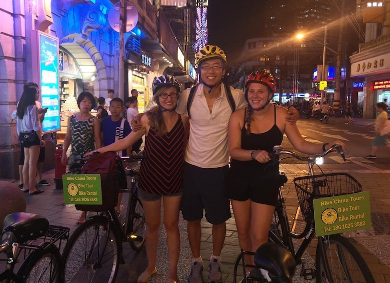 Picture 19 for Activity Shanghai: 4-Hour Nightlife Adventure & Tasting Bike Tour