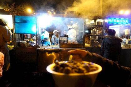 Quito: Streetfood, Kunst und Getränke am Abend