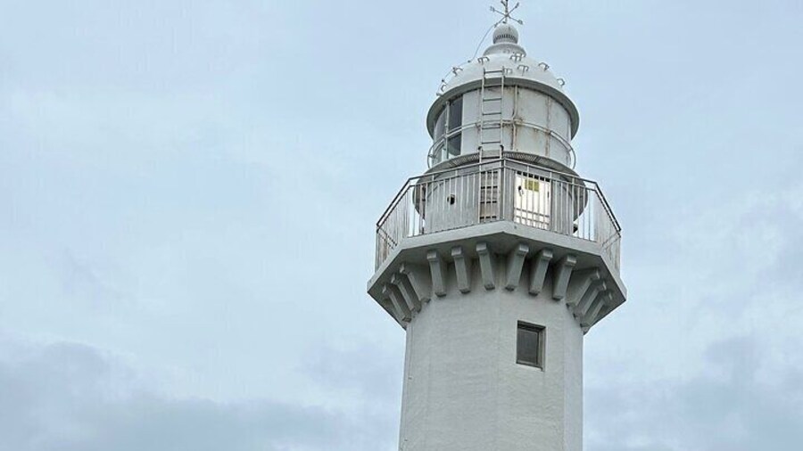 Kannonzaki Lighthouse
The first Western-style lighthouse in Japan, the first was designed by Leonce Verny and others. This is the 3rd one beacuse damaged by earthquake twice.