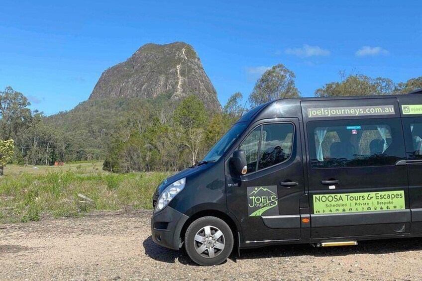 Glass House Mountains Tour by Joel's Journeys