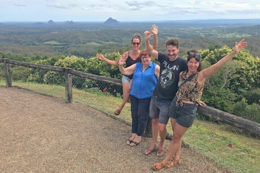 Glass House Mountains Tour by Joel's Journeys