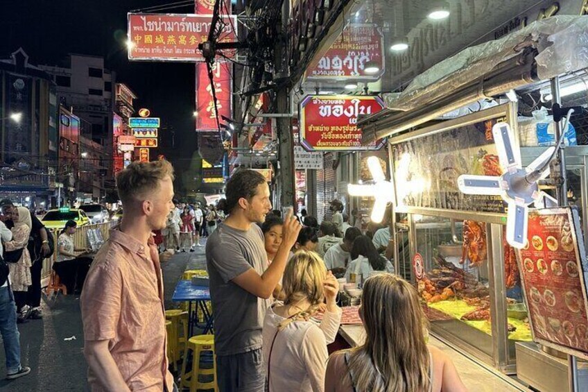 4 Hour Bangkok Walking and Tuk-Tuk Tour Including Night Food