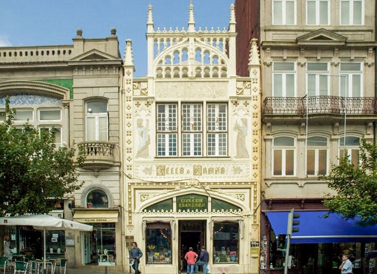 Picture 4 for Activity Porto: Historic e-Bike Tour with a guide