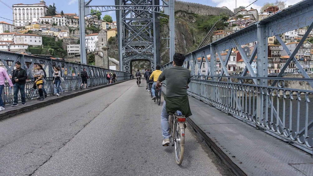 Picture 11 for Activity Porto: Historic e-Bike Tour with a guide