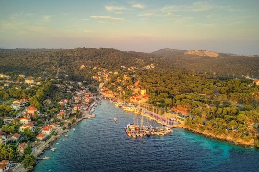 Blue Lagoon & Maslinica half day tour from Trogir
