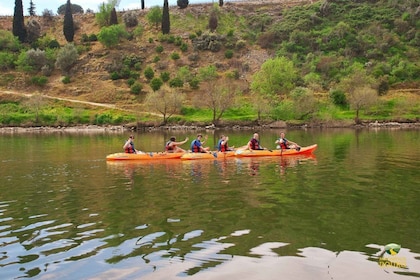 Pinhão : 4 heures de location de kayak dans la vallée du Douro