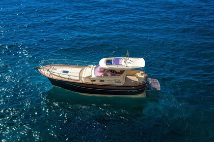 Positano: Discover the Amalfi Coast on an elegant boat