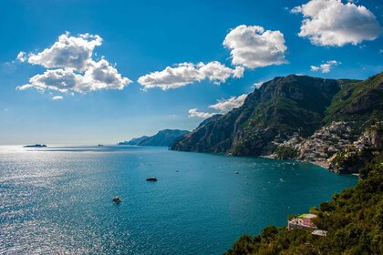 Positano: scopri la Costiera Amalfitana a bordo di un'elegante imbarcazione