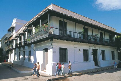 Promenade privée dans le centre historique de Santa Marta excursion