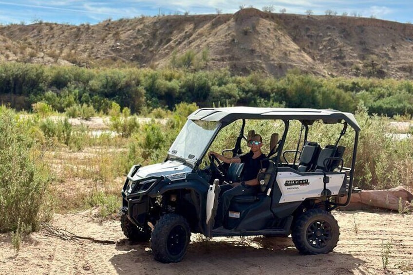 Las Vegas Guided UTV Safari and Zoo Tour 