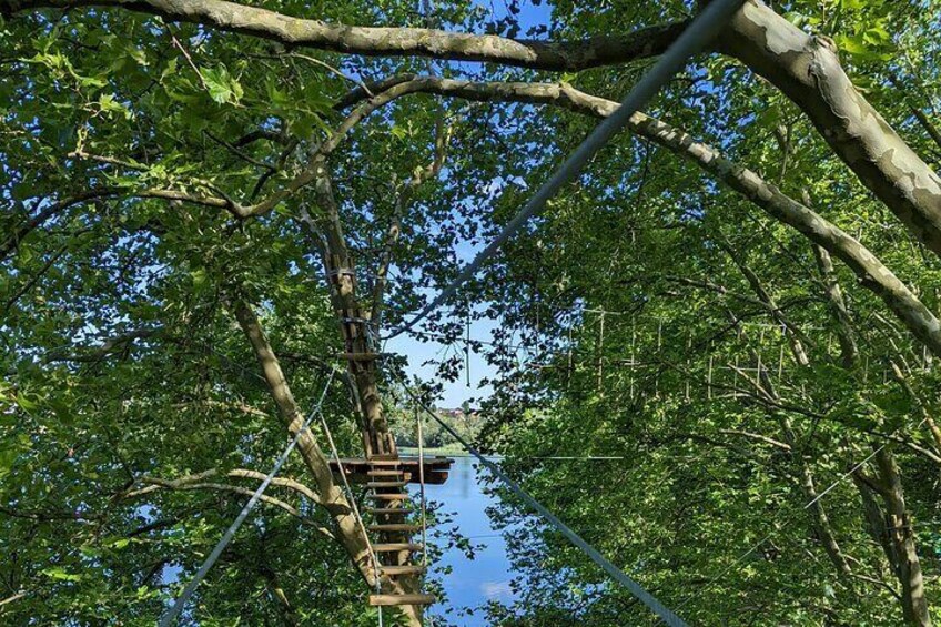 Treetop adventure course in Créteil
