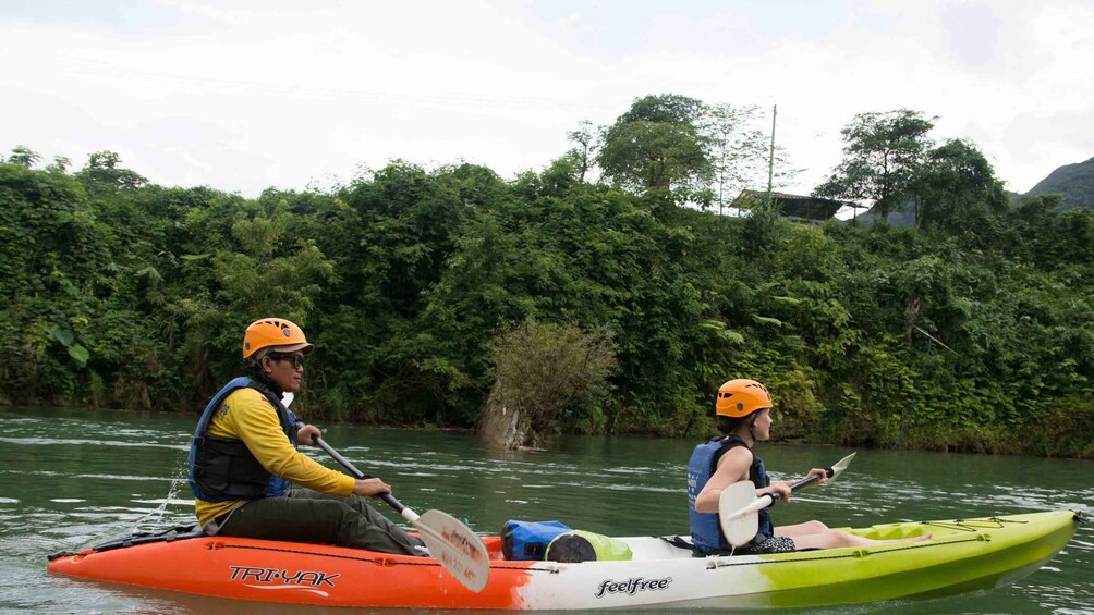 Vang Vieng: Kayaking & Cave Tubing with Zip Line/Blue Lagoon