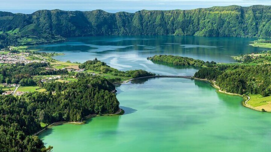 Ponta Delgada - Sete Cidades Green & Blue Lakes - SHORE TOUR