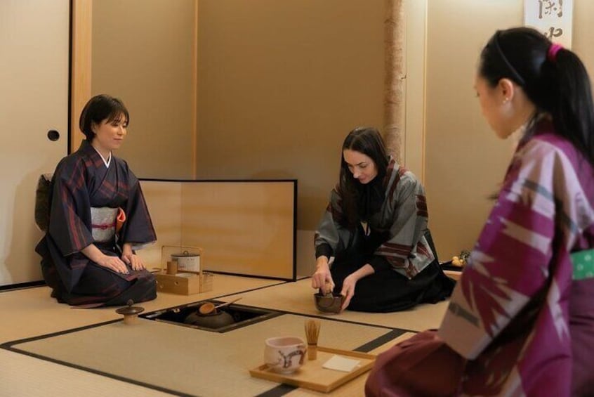 Private Tea Ceremony Experience in a Shopping Arcade Tea Room