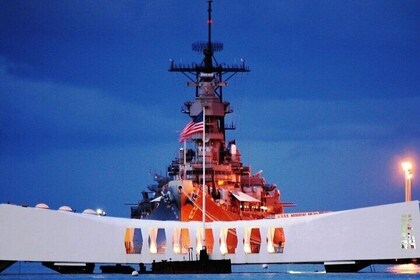 Private Pearl Harbour USS Arizona and USS Missouri
