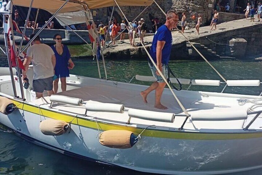 3 Hour Cinque Terre tour plus Swim Stops at Secluded Beaches