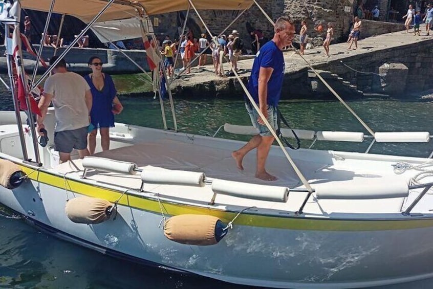3 Hour Cinque Terre tour plus Swim Stops at Secluded Beaches
