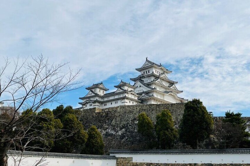 Walking Tour in Himeji Castle Garden and Aizome Indigo Dyeing