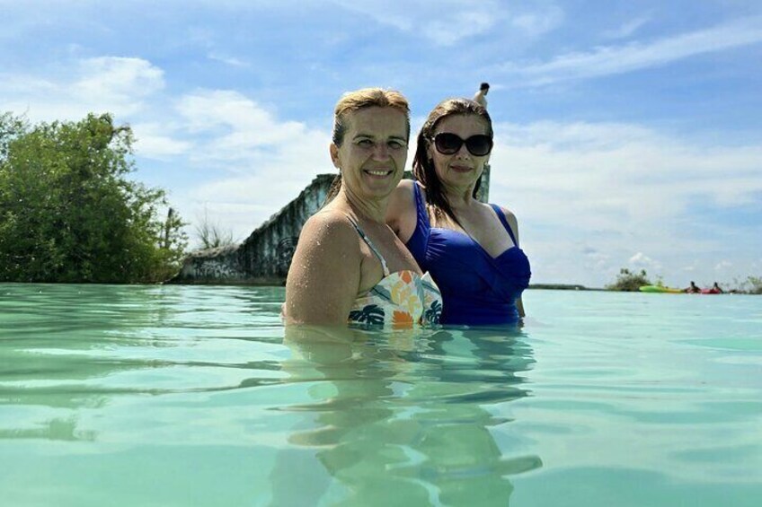 Amazing pontoon boat tour on the Bacalar Lagoon!