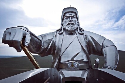 Chinggis Khaan Statue Complex and Sain Nomun Monastery Tour