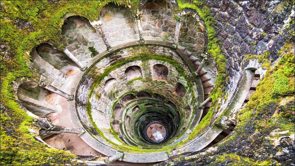 Walking Tour in Sintra - Mysterious