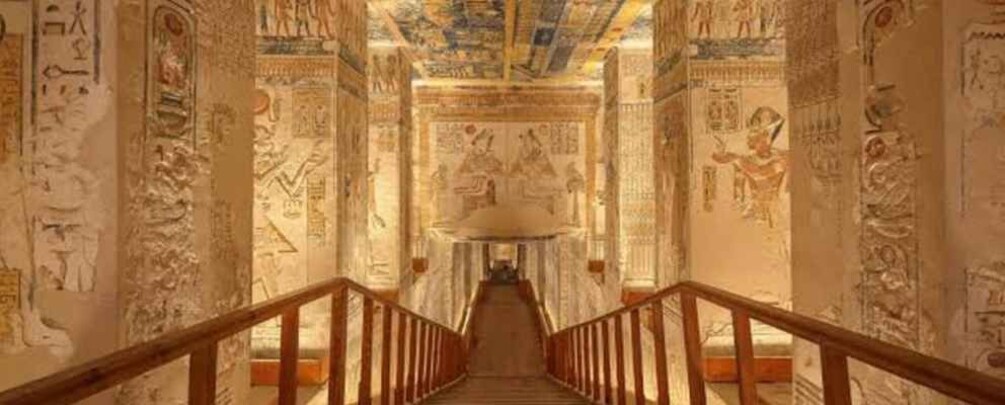 Hurghada: Private Transfer to Luxor & Valley of the Kings