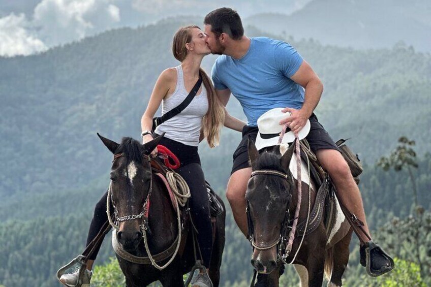 Horseback riding adventure near Medellín