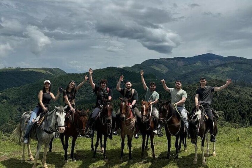 Horseback riding adventure near Medellín