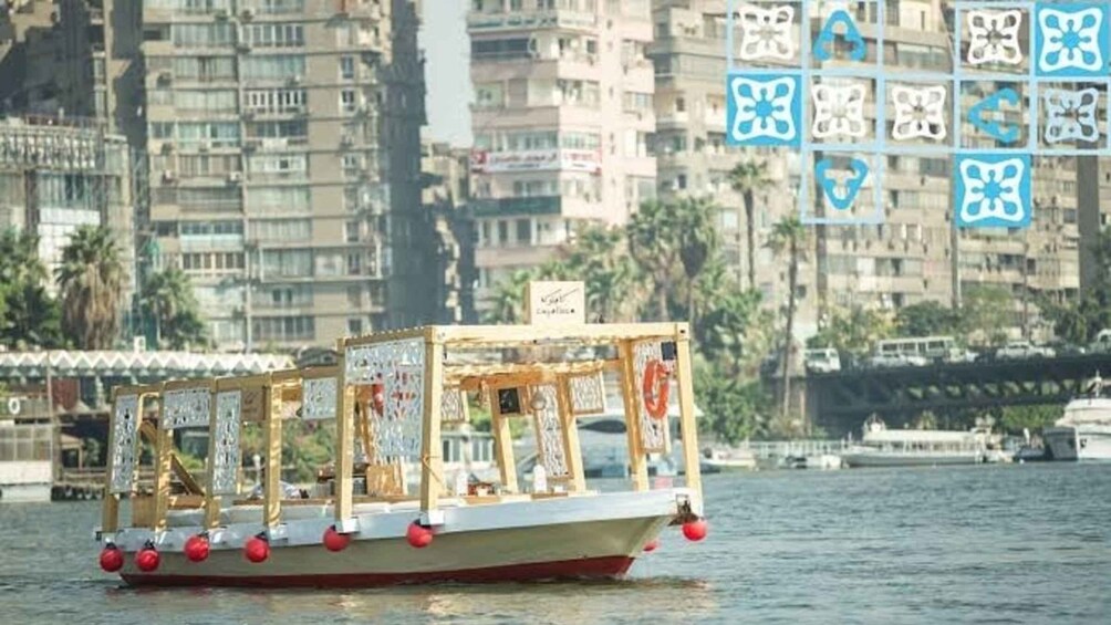 Picture 15 for Activity Cairo: 2-Hour River Nile Cafelluca Cruise with Meals