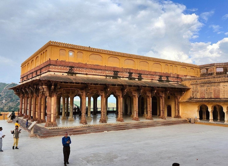 Picture 9 for Activity Amber fort Skip-the-Line E-tickets & guide Jaipur transfers