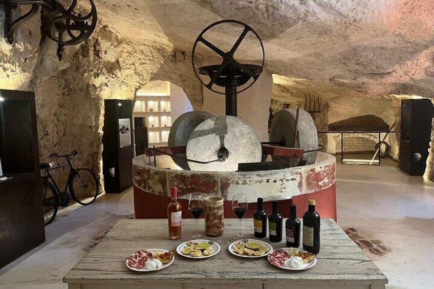 Tour: Alberobello, Locorotondo and Ostuni, plus rich tasting