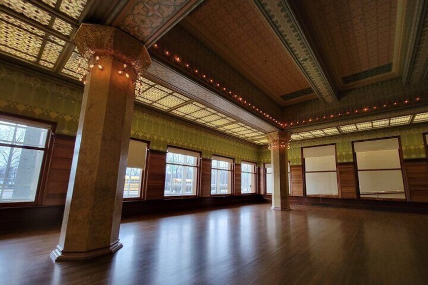 Inside the Chicago Stock Exchange Trading floor by Adler & Sullivan 