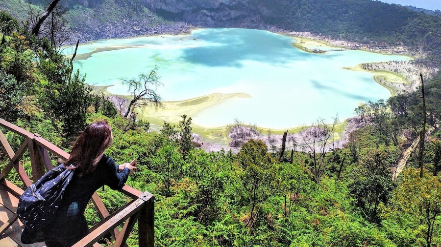 Bandung:Kawah Putih,Volcano,HotSpring,Mud Bathing,Lake Tour