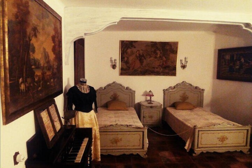 Bedroom of the Noble Mansion
