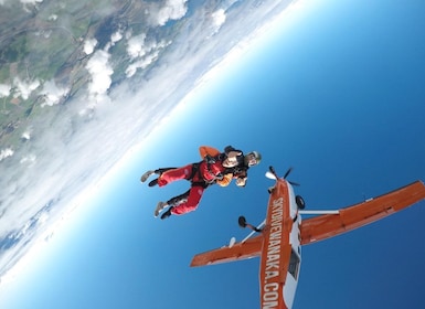 瓦納卡：9,000、12,000 或 15,000 英尺雙人跳傘體驗
