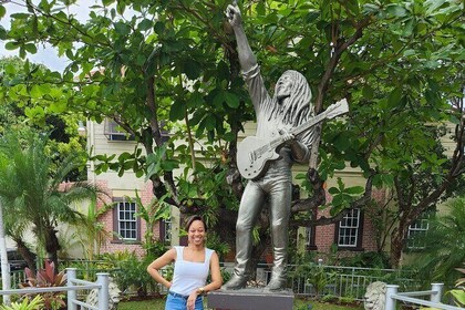 Private Tour in Bob Marley Museum with Lunch at Hellshire Beach